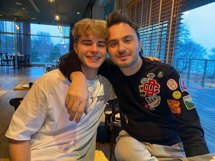 Gwiazdor disco polo Patryk Pegza z After Party pokazał dorosłego syna! Podobny do ojca?! 