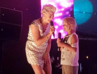 Jaka matka, taka córka! Magda Narożna (Piękni i Młodzi) z córką! Są takie same? | VIDEO