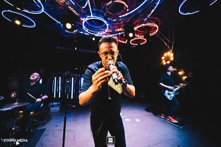 Jakub Urbański Playboys – wiek, żona, dzieci i kariera lidera zespołu disco polo