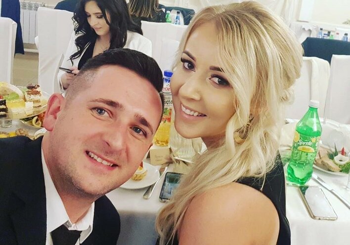 Jedni bawili się na Narodowym, a on - uwielbiany członek zespołu disco polo stanął na ślubnym kobiercu! 