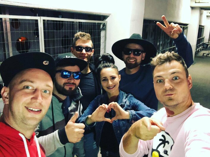 Niezłe jaja! Daj to głośniej i Letni udostępnili pełną wersję piosenki "Kury". To nowy hit disco polo?!