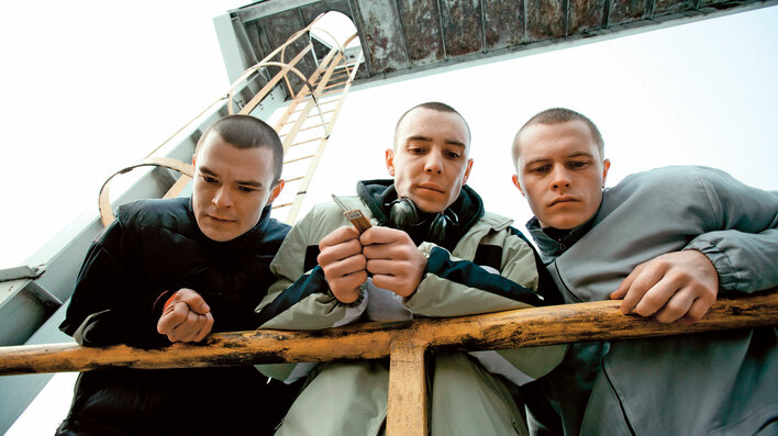 Paktofonika w rytmach disco polo?! Nowa odsłona kultowego hitu „Jestem Bogiem„ w sieci! TO już lekka przesada?