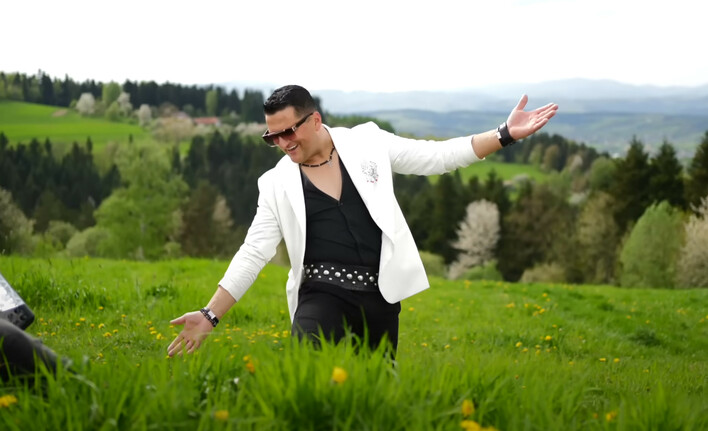 „Jesteś jak wiosna„ – Kordian rządzi w naszym kraju! TO najlepszy numer króla góralskiego disco polo?