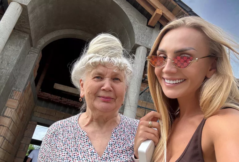 Joanna Narożna pokazała mamę i nie ukrywała wzruszenia. „Takiej życzyłabym każdemu"