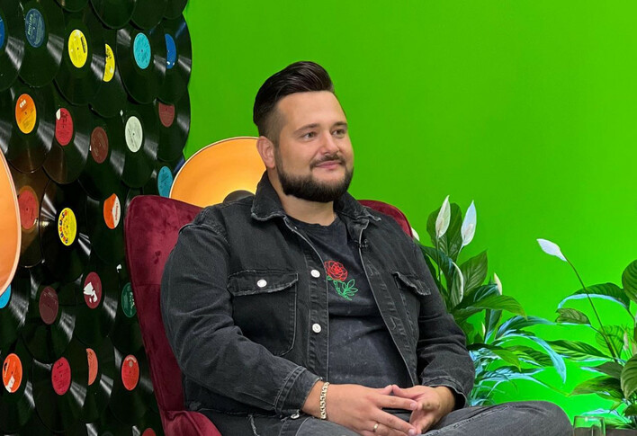 Joker z nowością, która oczaruje całą Polskę?! „W blasku świec„ hitem disco polo 2022 roku?! | VIDEO