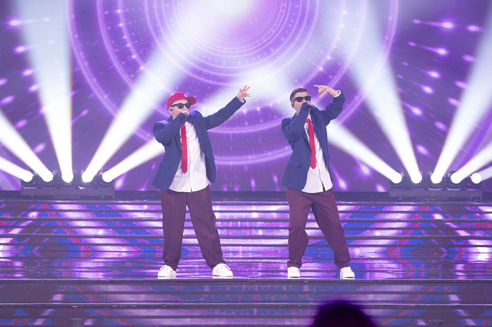 Julia Żugaj i Marta Bijan jako Long i Junior w finale programu „Twoja Twarz Brzmi Znajomo”