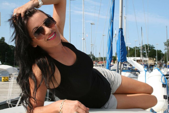 Justyna Adamczak udostępniła wyczekiwaną premierę pt. "Chcę Cię kochać" - zobaczcie czym zaskakuje! 