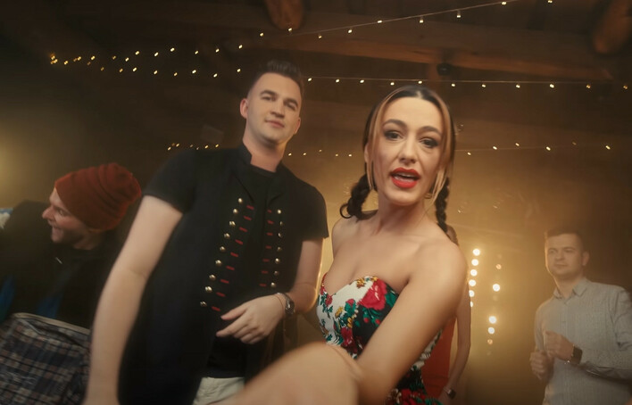 Justyna Lubas i Zespół Raider podbijają rynek muzyczny w Polsce?! Sukces „Mezaliansu„! Takiego wyniku mogą zazdrościć najlepsi