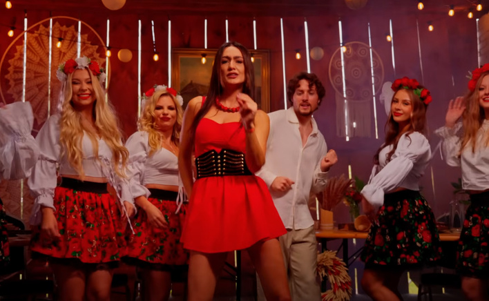 Premiera Justyna Lubas prezentuje nową piosenkę „Korale” w folkowym klimacie