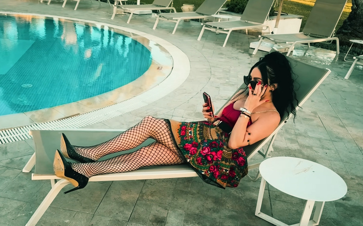 "Kabaretki" Pauliny Basy to muzyczny hit sezonu, świeże brzmienie i lekki klimat podbijają sieć