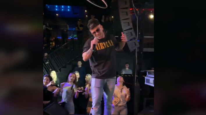 Kacper Pluta podbija scenę disco polo! Oto jego „Mówię kocham„! Posłuchaj na żywo!