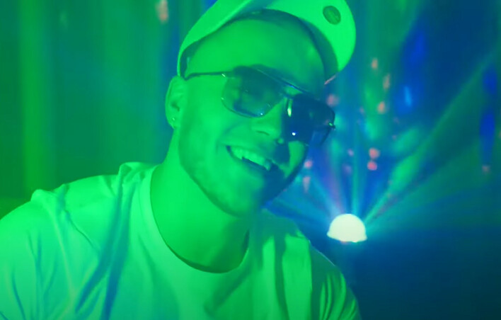 Kacper Pluta zaskakuje premierą „Drugi shot„! NOWOŚĆ podbije listy przebojów?! 
