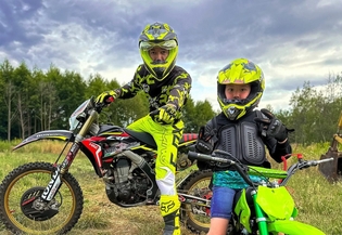 Kamil Kossakowski DiscoBoys zrobił prezent swojemu siostrzeńcowi i sobie! Prezenty warte kilkanaście tysięcy złotych!