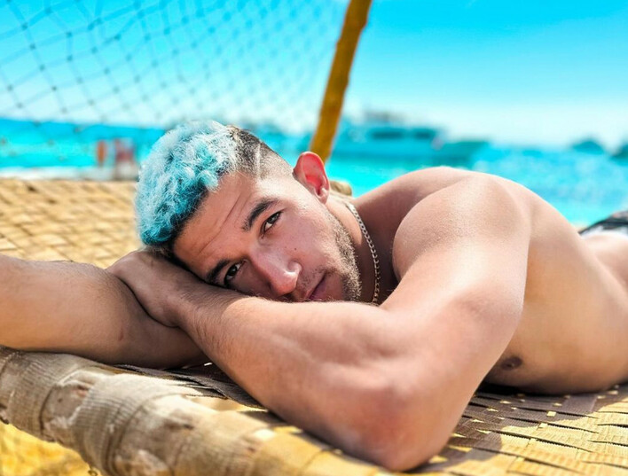 Kamil Kossakowski z DiscoBoys odsłania swoje boskie ciało!