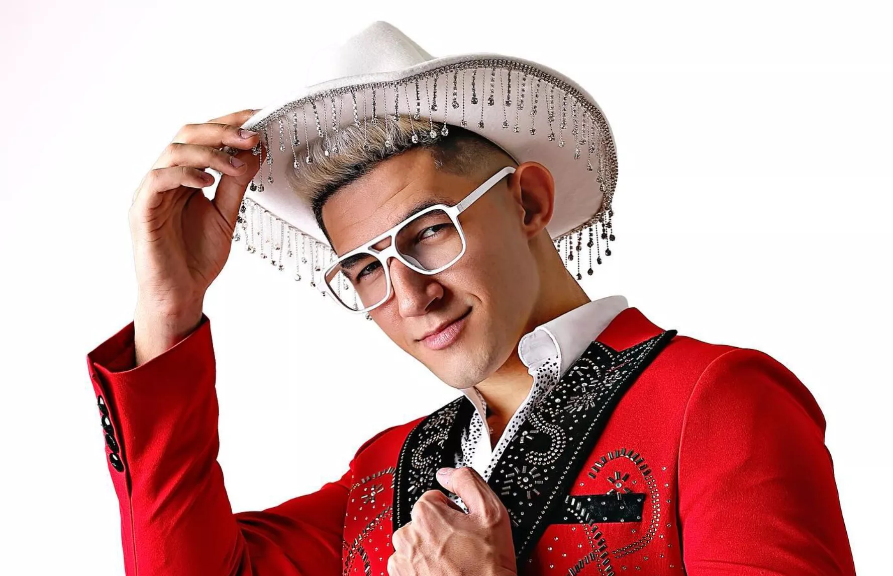 Kamil Kossakowski z DiscoBoys otwiera wielki biznes pod Warszawą?! Plany są obiecujące!

