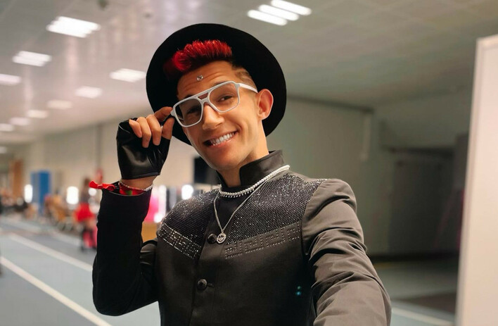 Szczere wyznanie w sieci „Obudziłem się z jakąś dziewczyną w pokoju „Znany gwiazdor disco polo już nie zagląda do kieliszka?!