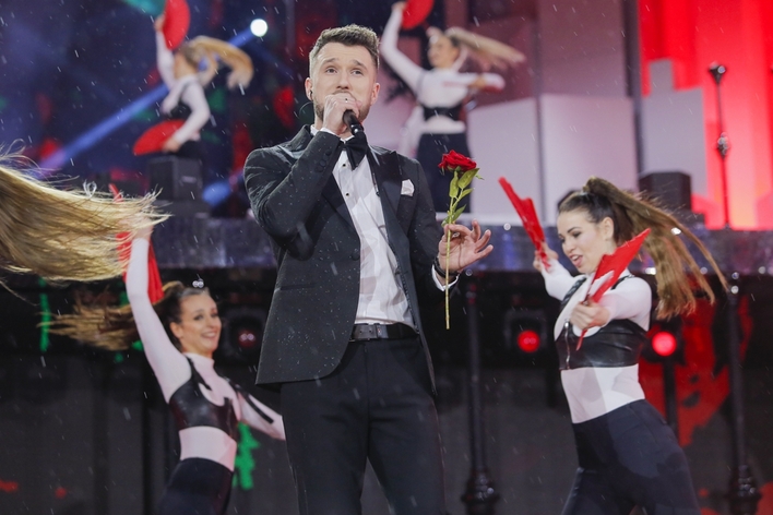 Nowe wcielenie znanego gwiazdora disco polo! Karol Zawrotniak Defis zaskoczył wszystkich wyjątkową stylizacją!