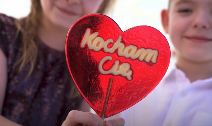 Kaszubska Influencerka podbija disco polo! Jej nowy hit „Kocham Cię jak nikt” zachwyca Polaków

