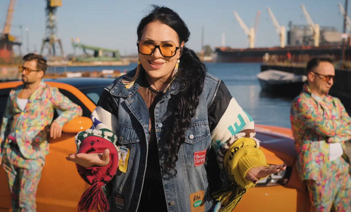 Kaszubska Influencerka podbija scenę muzyczną z nowym hitem – „Latino Latino„!

