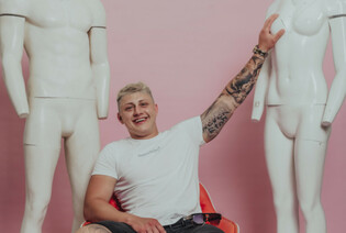 Kierowca autocysterny czy gwiazdor Disco Polo? Poznaj niesamowite dwie twarze Sexy Papi