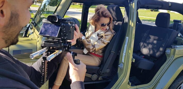 Kilka tysięcy osób zaprasza na gorącą premierę! To będzie niezwykły hit od grupy Exaited i Maćka Smolińskiego! | VIDEO