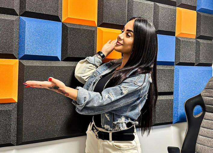 Klaudia Zielińska podbija serca słuchaczy – „Bad Boy„ z ponad 2 milionami odtworzeń! To jedna z najlepszych produkcji?!