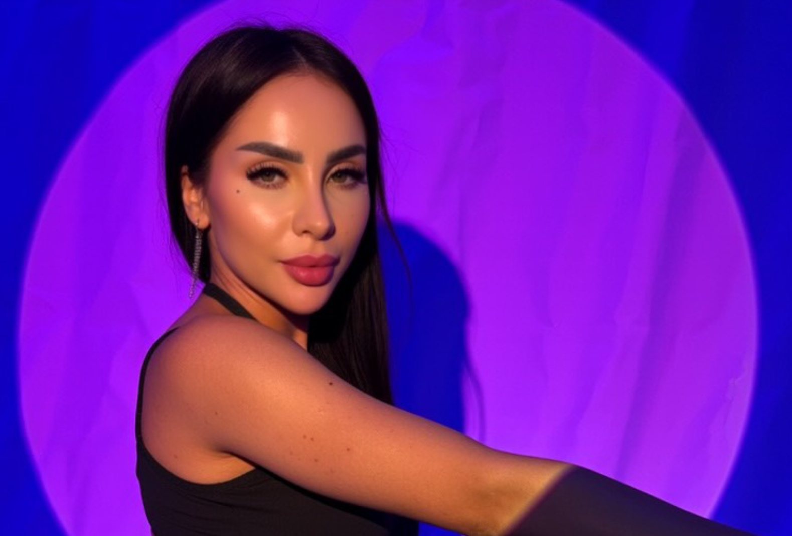 Klaudia Zielińska w gorącej odsłonie, opadną Wam szczęki. Na pierwszym planie OGROMNY dekolt! 