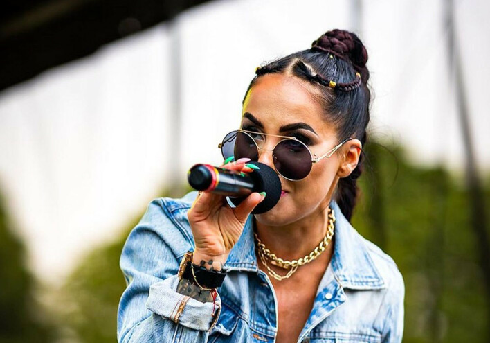 Klaudia Zielińska zmienia kierunek? Premiera teledysku do „Bad Boy„! Posłuchajcie przedpremiery!
