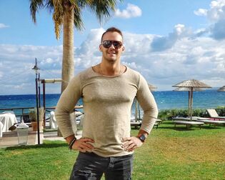 Kłopoty na planie teledysku popularnego artysty disco polo! Pechowa produkcja przyniesie mu popularność?! 