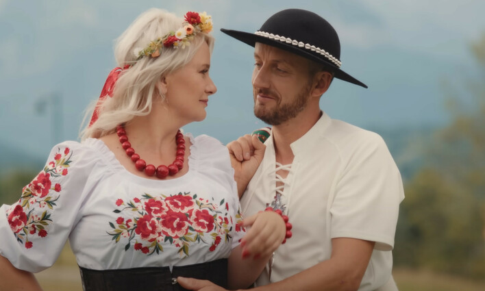 Kogiel Mogiel w szczerej piosence „Dwa serca zakochane”! Piosenka cieszy się mega popularnością! 