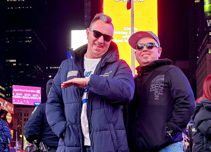 „Kolorowa Sukienka„ w nowej odsłonie: Ponadczasowy hit Disco Polo odświeżony