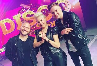 Koncerty disco polo wracają? Piękni i Młodzi stanęli na scenie! 