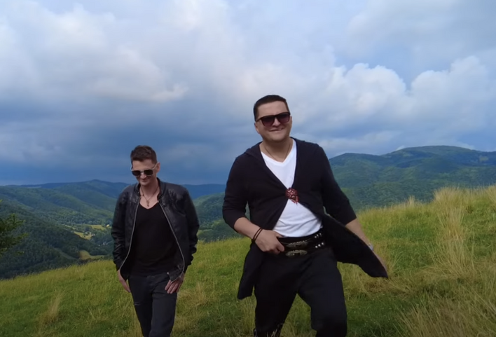 Akustyczna wersja przeboju disco polo od Kordiana podbija internet! Ta wersja brzmi lepiej niż oryginał?! 