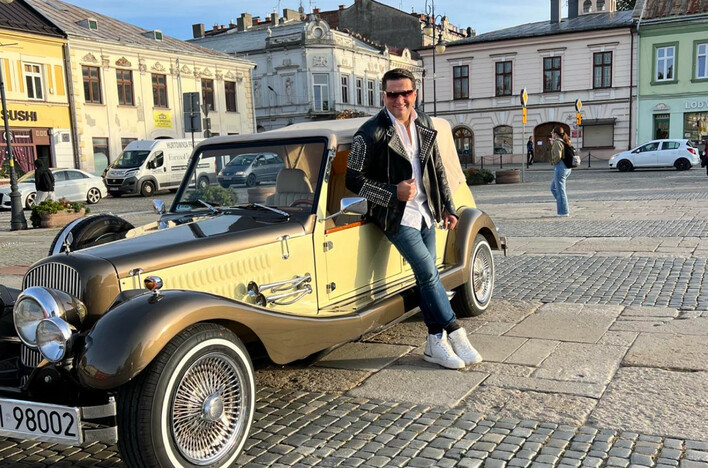 Kordian zaskakuje – zakup nie jednego, ale dwóch samochodów „Nestor Baron„! Zobaczcie te cacka!

