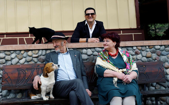 Kordian zaskakuje fanów! W najnowszym teledysku wystąpią rodzice gwiazdy disco polo. Pokaże wiele ze swojego prywatnego życia!