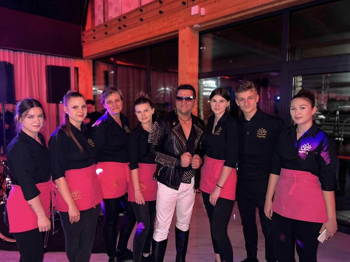 Firmowa impreza z muzyką disco polo! Kordian zrobił show w Kutnie! Ten występ przejdzie do historii! | VIDEO