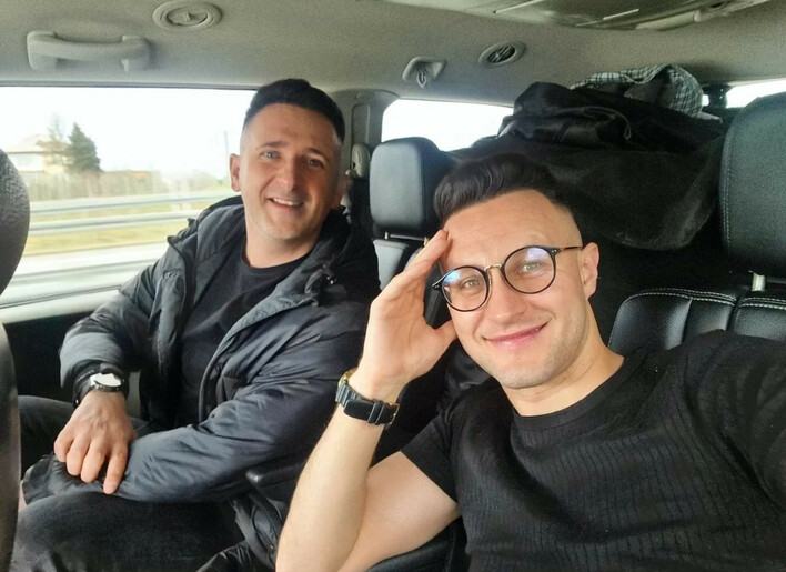 Krok od tragedii gwiazd disco polo! Kierowca autobusu omal doprowadził do wypadku! Artyści zespołu Playboys cudem uniknęli zderzenia! 