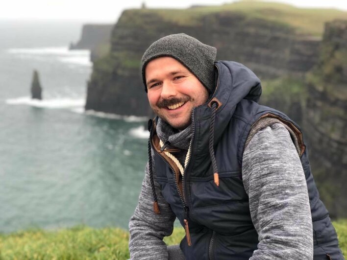 Krok od tragedii! Groźny upadek Sławomira | VIDEO