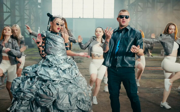 „Królowa jest tylko jedna„ Dawid Narożny wydał właśnie nowy KLIP! Jak wyszło? | PREMIERA