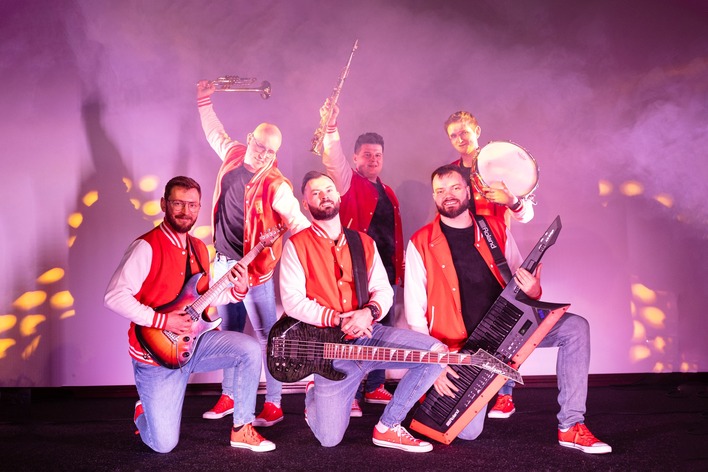 Wielki powrót! Kruca Banda zaskakuje po Dekadzie Nowym Krążkiem! Te piosenki to same HITy?!
