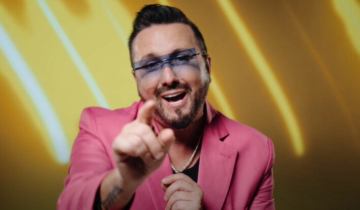 „Kto to wie„ gorąca premiera od Andre! „Jeden z nielicznych, który wie, na czym polega DISCO POLO„