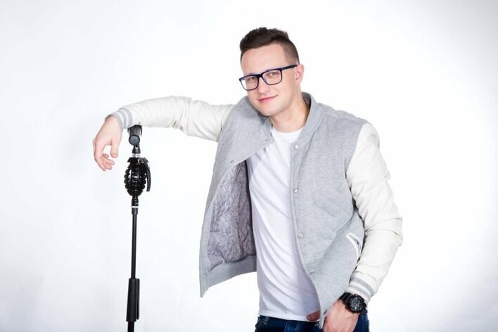 Ktoś wkradł się do lidera formacji Playboys!