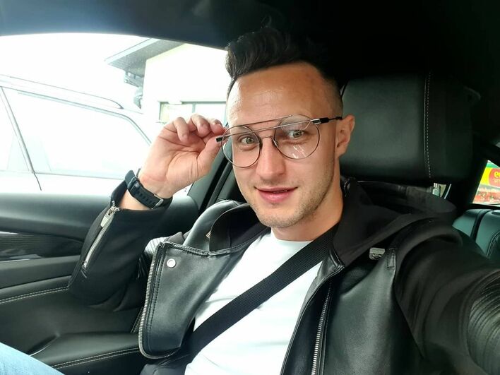 Kuba Urbański - Playboys pokazał zdjęcie z młodości! Fani gwiazdora disco polo go nie poznali! 