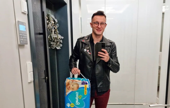 Kuba Urbański - Playboys świętuje narodziny dziecka! Gwiazdor disco polo opija ”Pępkowe”! 