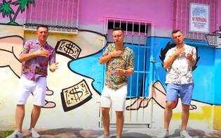 Kuba Urbański, lider grupy Playboys na Bahamach?! Wiemy, co się wydarzyło podczas wyjazdu! | VIDEO