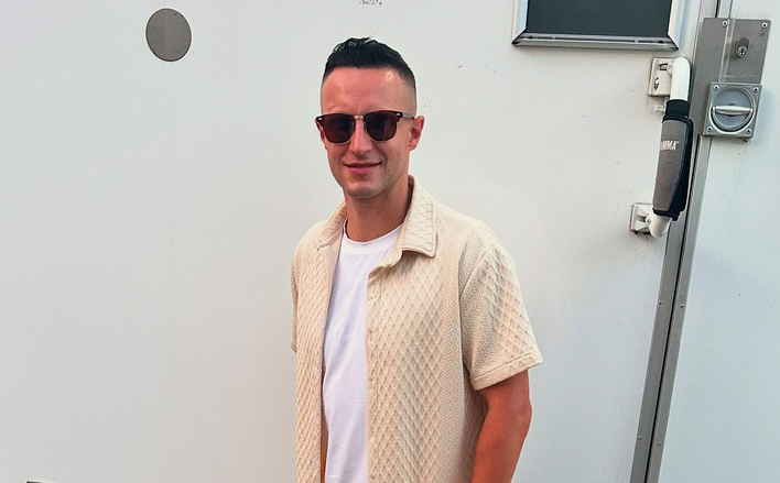 Kuba Urbański zaskoczył podróżnych na Lotnisku Chopina niezwykłym występem