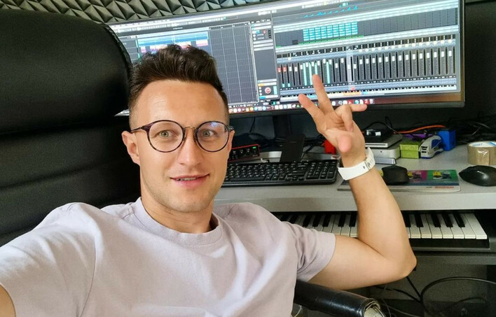 Skandaliczne zachowanie fanki?! Kubie Urbańskiemu (Playboys) puściły nerwy! Wiemy, co zdenerwowało artystę!