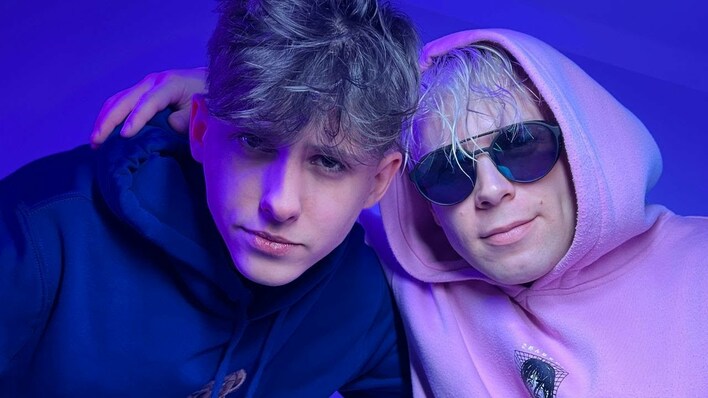 Kumi i Skolim - rozwalili „YouTuby„. Panowie z milionami na koncie! To wszystko dzięki piosence pt. „Bam bam bam„