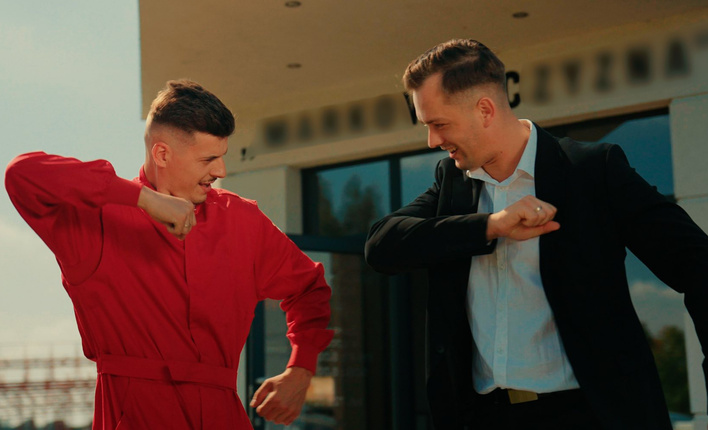 Kwestia 07 z nowym przebojem „Palić wrotki”. Ten numer to bunt i wolność w rytmie disco polo