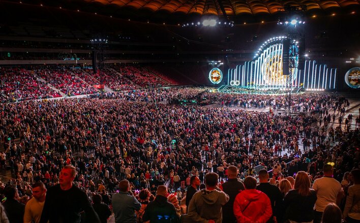 Lato wcale nie w Kołobrzegu! Najlepsza publiczność disco polo w stolicy dała czadu! | VIDEO